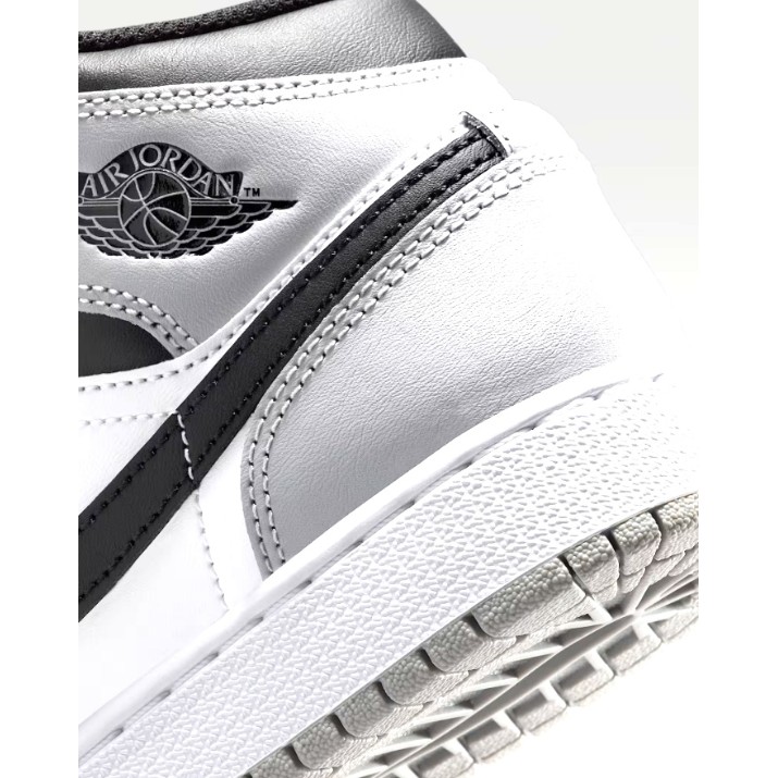 Bocanci pentru copii Nike Air Jordan 1 Mid Bg White/Light Smoke Grey/Black, s.37.5