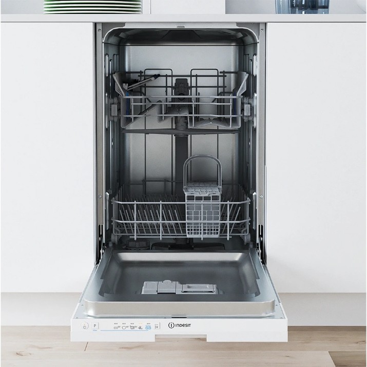 Встраиваемая посудомоечная машина Indesit IN2IKE107