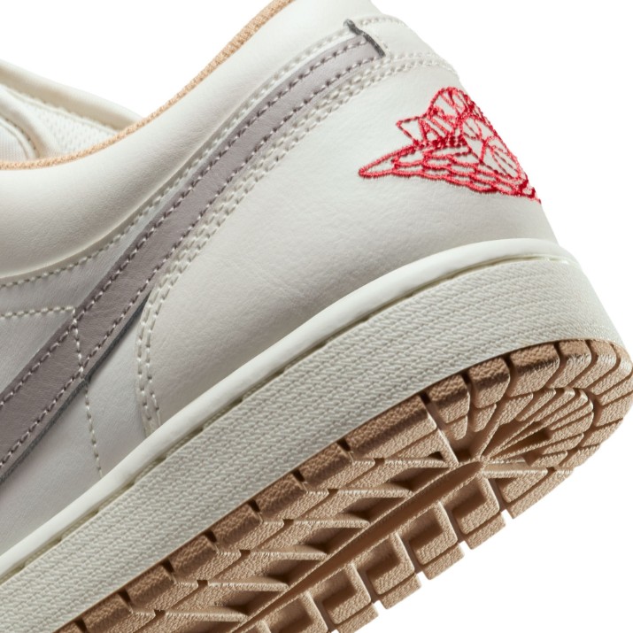 Кеды мужские Nike Air Jordan 1 Low Sail/College Grey/Hemp/Fire Red, s.47