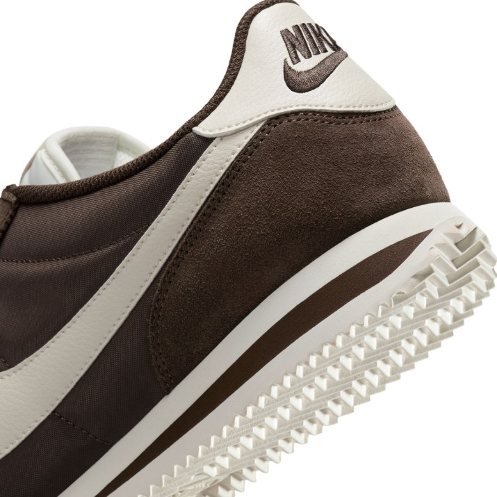 Кроссовки мужские Nike Cortez Baroque Brown/Sail/Light Orewood Brown, s.47