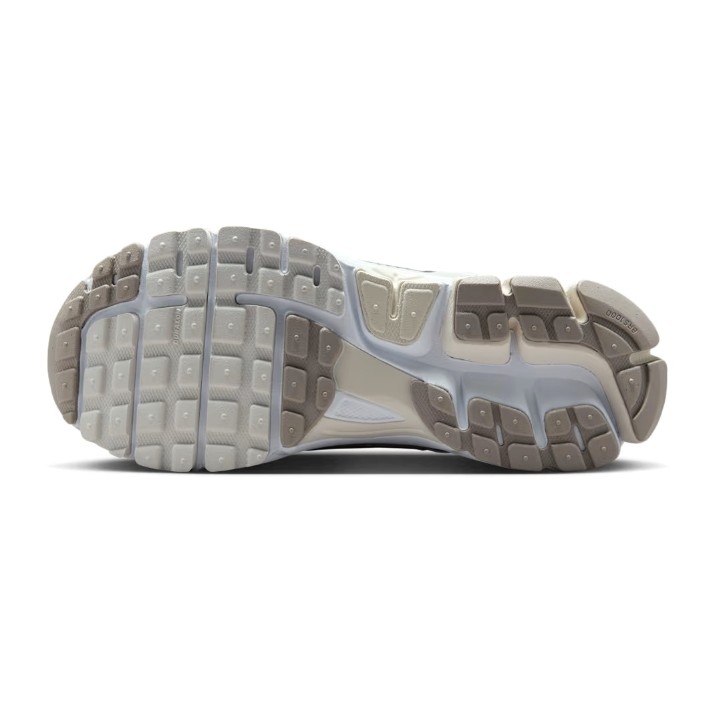 Adidași pentru dame Nike W Zoom Vomero 5 White/Phantom/College Grey/Light Bone, s.38