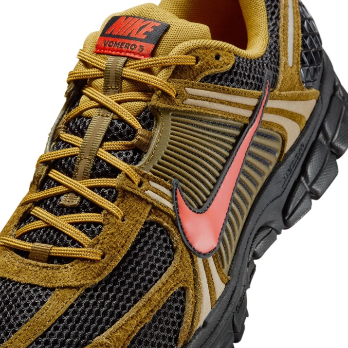 Кроссовки мужские Nike Zoom Vomero 5 Prm Olive Flak/Black/Quantum Moss/Picante Red, s.46