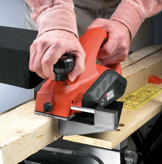 Рубанок Black&Decker KW712KA (00774)