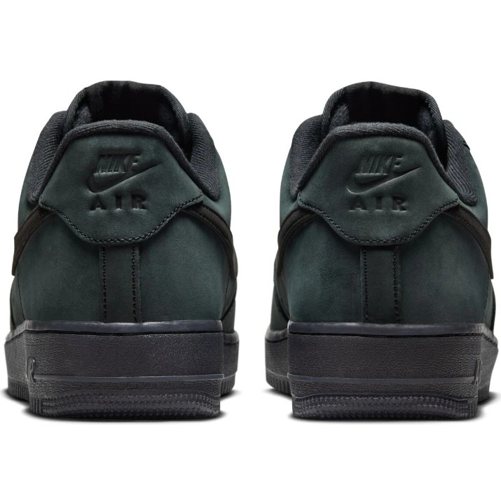 Ghete pentru bărbați Nike Air Force 1 07 Wb Black, s.43