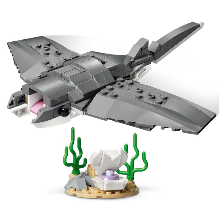 Set de construcție Lego Creator: Fierce Shark With A Treasure Chest (31381)