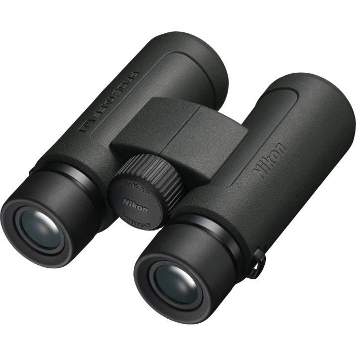 Binoclu Nikon Prostaff P3 10X42