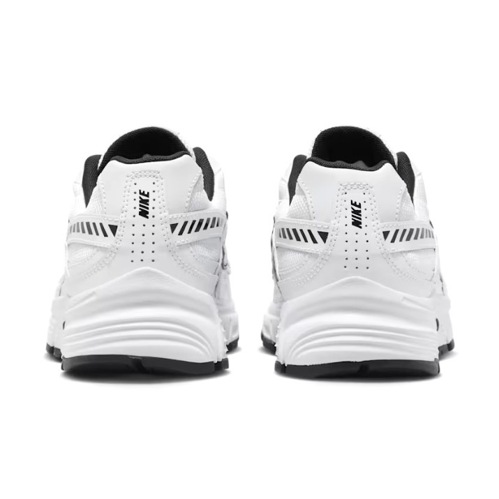 Кроссовки женские Nike Wmns Initiator White/Metallic Silver, s.36.5