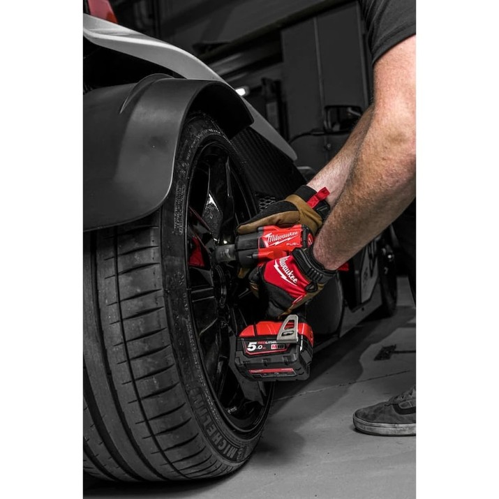 Mașină de înșurubat cu impact Milwaukee 4933478450
