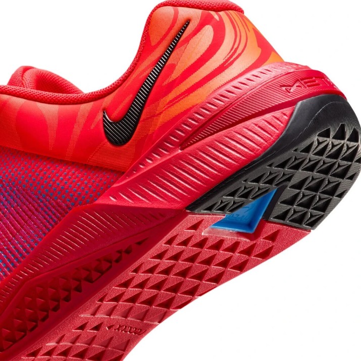 Кроссовки мужские Nike Metcon 10 Amp Bright Crimson/University Red/Total Orange/Black, s.42.5