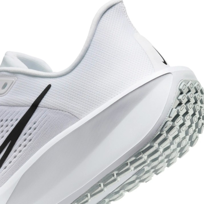 Adidași pentru bărbați Nike Quest 6 White/Pure Platinum/Black, s.42