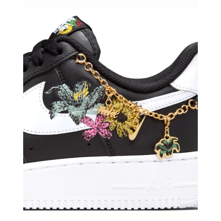 Кеды женские Nike Air Force 1 07 Premium Flowers Black/Metallic Gold/White, s.38.5