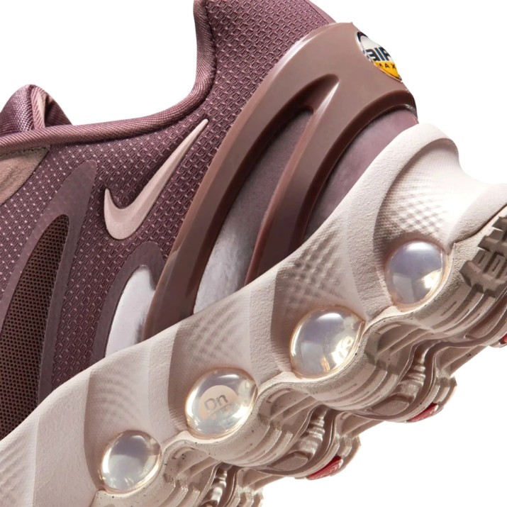 Кроссовки женские Nike Air Max Dn8 Tattoo/Particle Rose/Silt Red, s.36