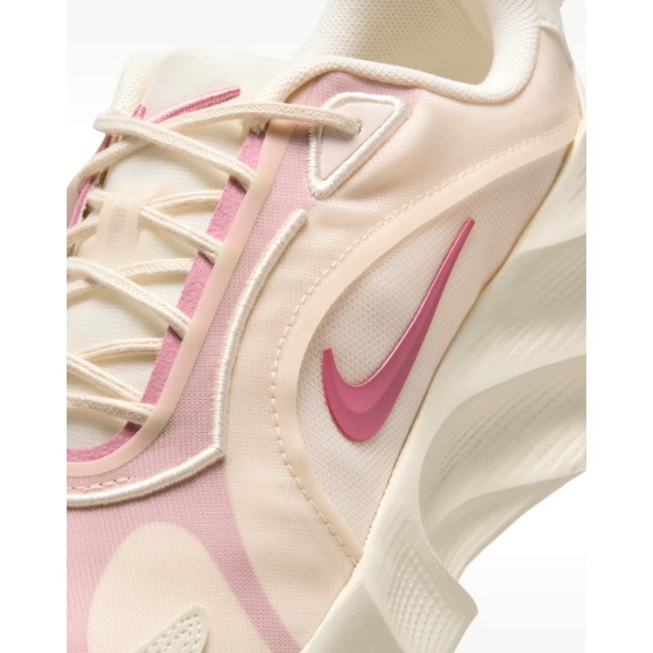 Кроссовки женские Nike Aura Edge Chalk/Pale Ivory/Elemental Pink/Peony, s.36