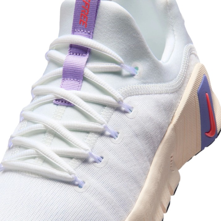 Кроссовки женские Nike Free Metcon 6 White/Violet Mist/Chalk/Hot, s.36