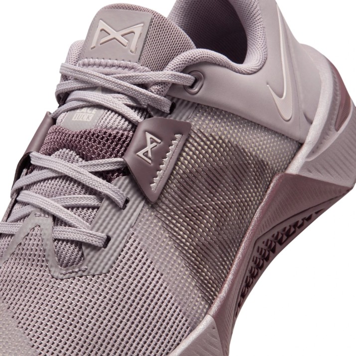 Кроссовки женские Nike Metcon 10 Light Violet Ore/Tattoo/Silt Red, s.38