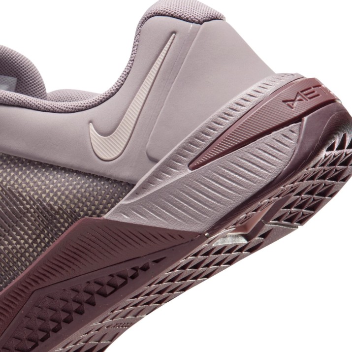 Кроссовки женские Nike Metcon 10 Light Violet Ore/Tattoo/Silt Red, s.39