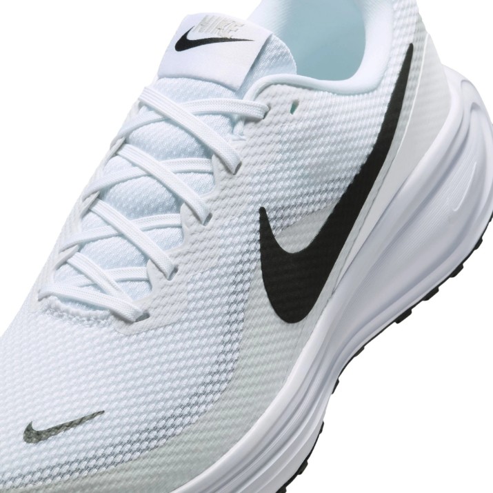 Кроссовки мужские Nike Revolution 8 Mens Road Running White/Pure Platinum/Black, s.46