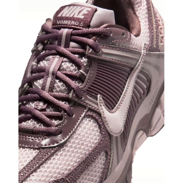 Кроссовки женские Nike Zoom Vomero 5 Tattoo/Particle Rose/Light Violet Ore/Particle Rose, s.40