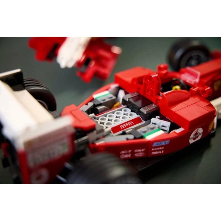 Конструктор Lego Icons: Ferrari F2004&Michael Schumacher (11375)