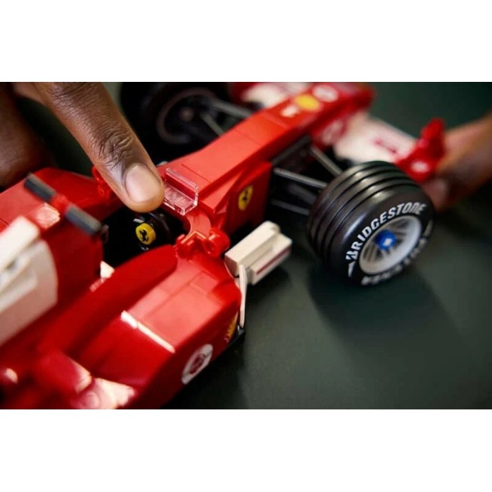 Конструктор Lego Icons: Ferrari F2004&Michael Schumacher (11375)