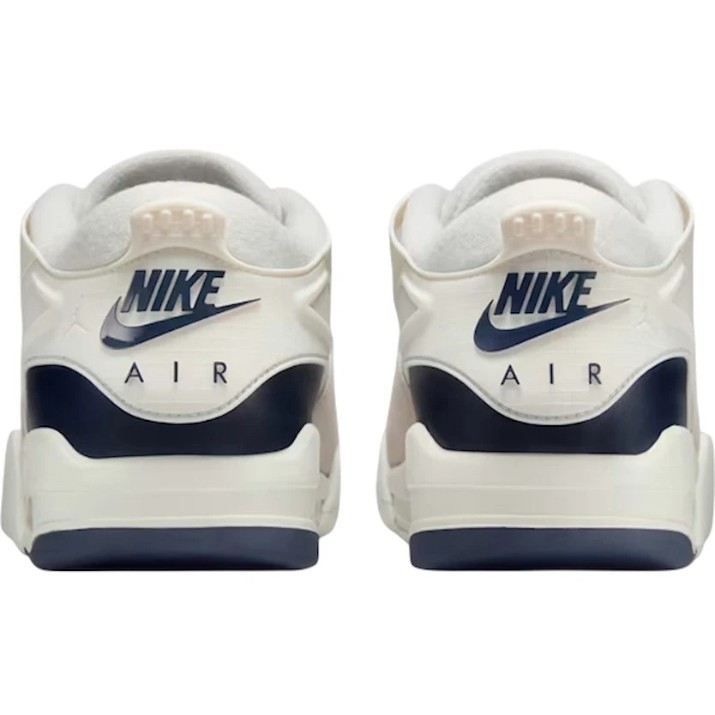 Adidași pentru bărbați Nike Air Jordan 4 RM Sail/Midnight Navy/Phantom, s.40.5