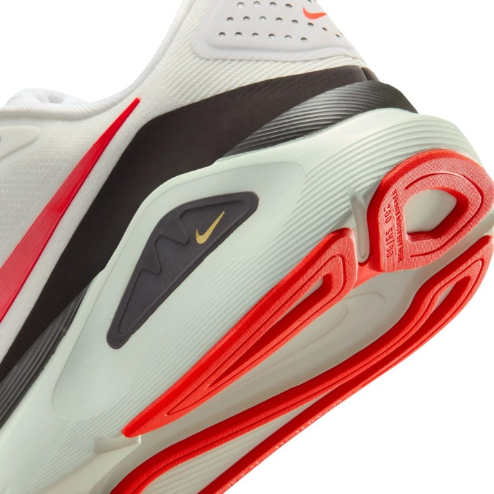 Кроссовки мужские Nike Structure 26 White/Medium Ash/Spruce Aura/Bright Crimson, s.42.5