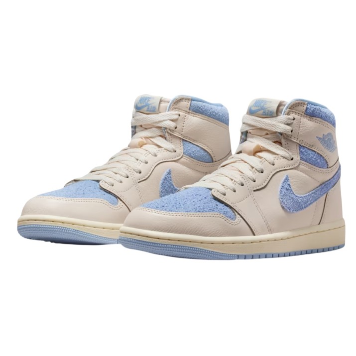 Ботинки женские Nike Air Jordan 1 Retro High OG Pale Ivory/Coconut Milk/Psychic Blue, s.40.5