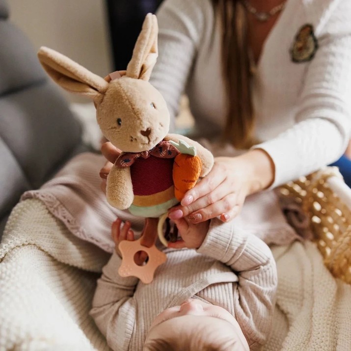 Jucărie pentru pătuturi si carucioare BabyOno Rabbit (1685)