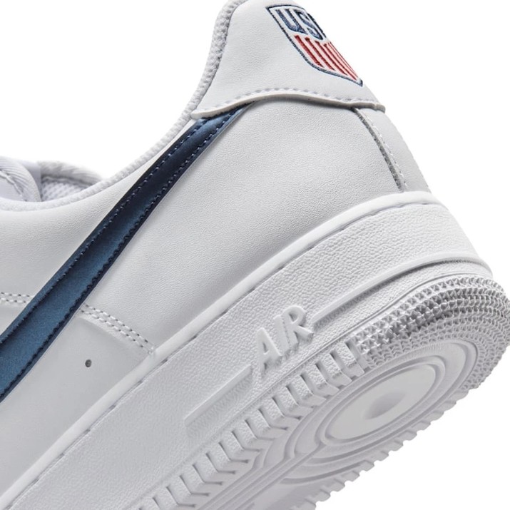 Ghete pentru bărbați Nike Air Force 1 07 White/University Red/Midnight Navy, s.42