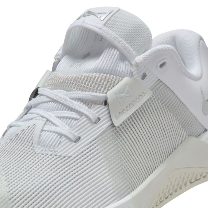 Кроссовки женские Nike Metcon 10 White/Platinum Tint/Wolf Grey/Metallic Silver, s.37.5