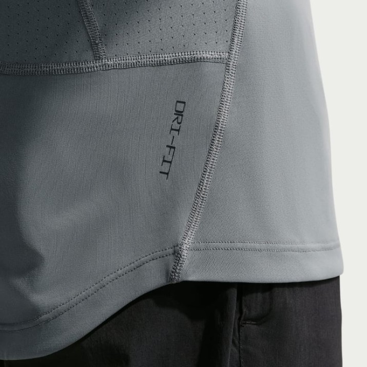 Мужская футболка Nike Pro Training Dri-FIT Smoke Grey/Black, s.S