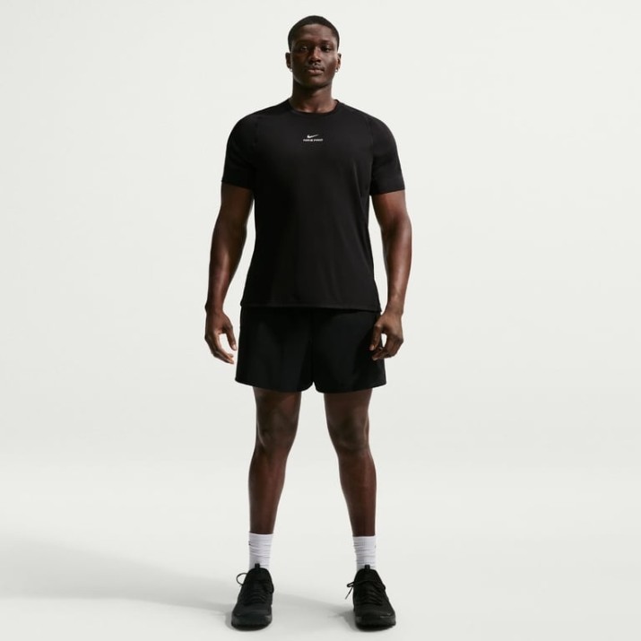Мужская футболка Nike Pro Training Dri-FIT Black/White, s.S