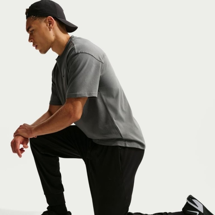 Pantaloni spotivi pentru bărbați Nike Primary NanoKnit Dri-FIT Black, s.S