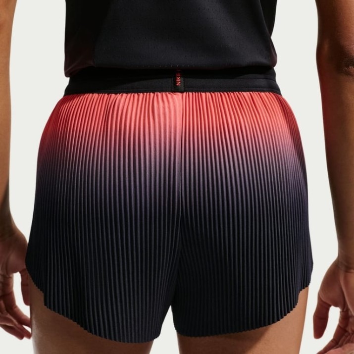 Pantaloni scurți dame Nike Aero Swift Dri-FIT ADV 3 Brief-Lined Running Black/Bright Crimson/Metallic Silver, s.L