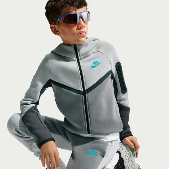 Pantaloni spotivi pentru copii Nike Sportswear Tech Fleece Wolf Grey/Smoke Grey/Black/Energy, s.S