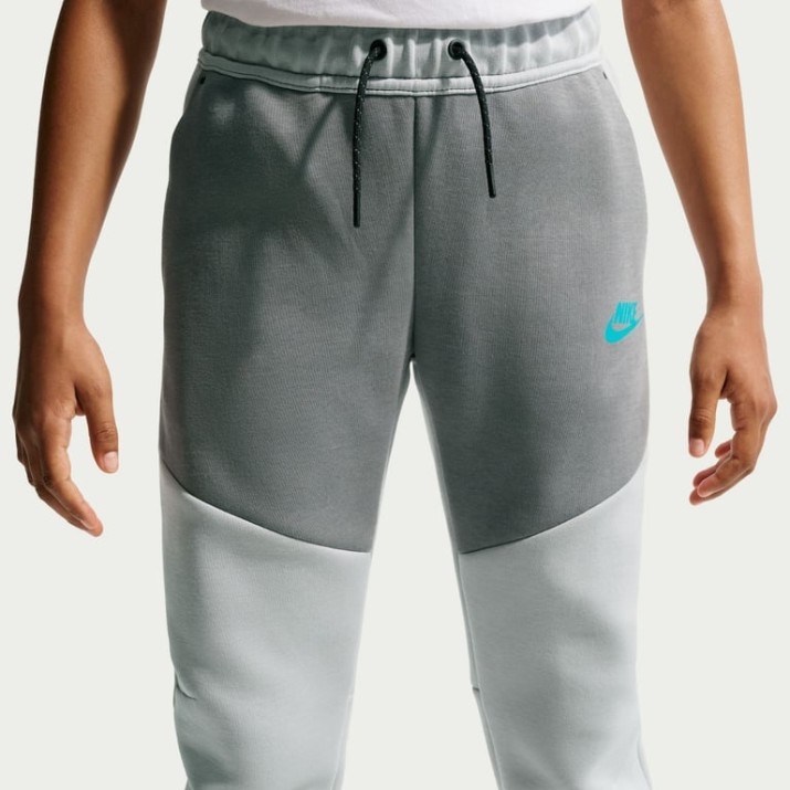 Pantaloni spotivi pentru copii Nike Sportswear Tech Fleece Wolf Grey/Smoke Grey/Black/Energy, s.S
