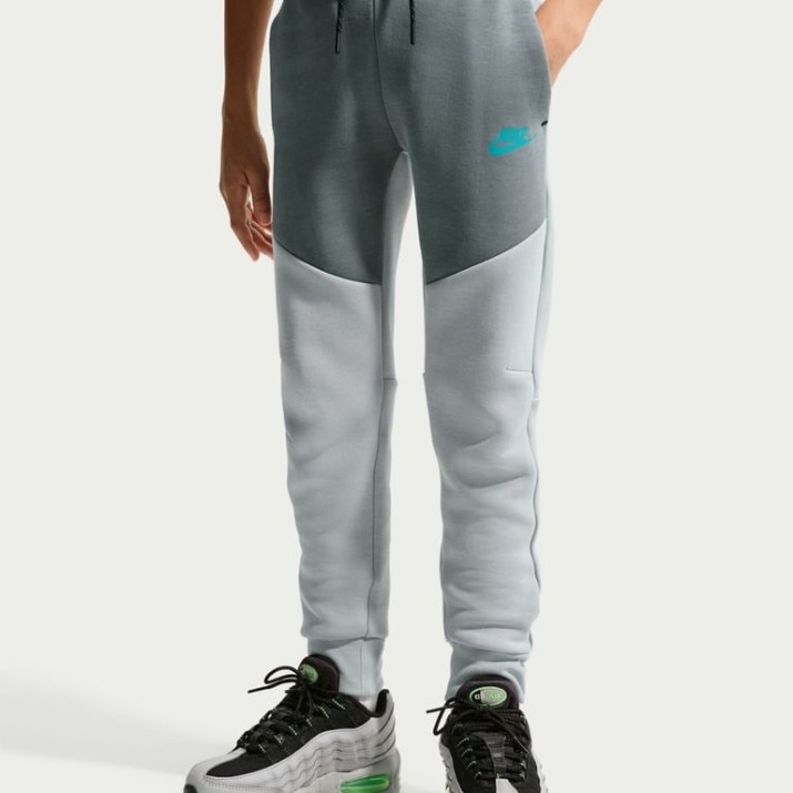 Pantaloni spotivi pentru copii Nike Sportswear Tech Fleece Wolf Grey/Smoke Grey/Black/Energy, s.XS
