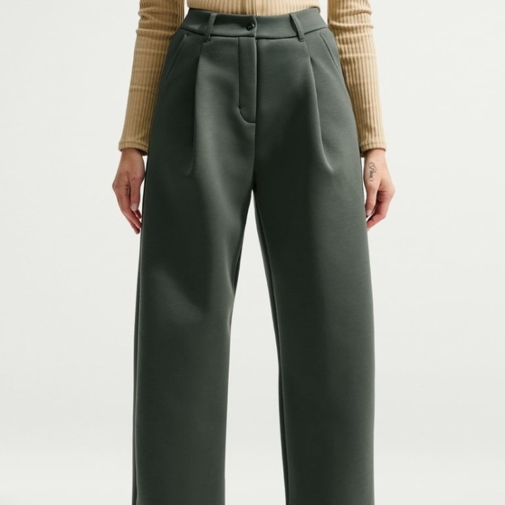 Pantaloni de damă Nike Pregame Fleece Camo Green, s.S