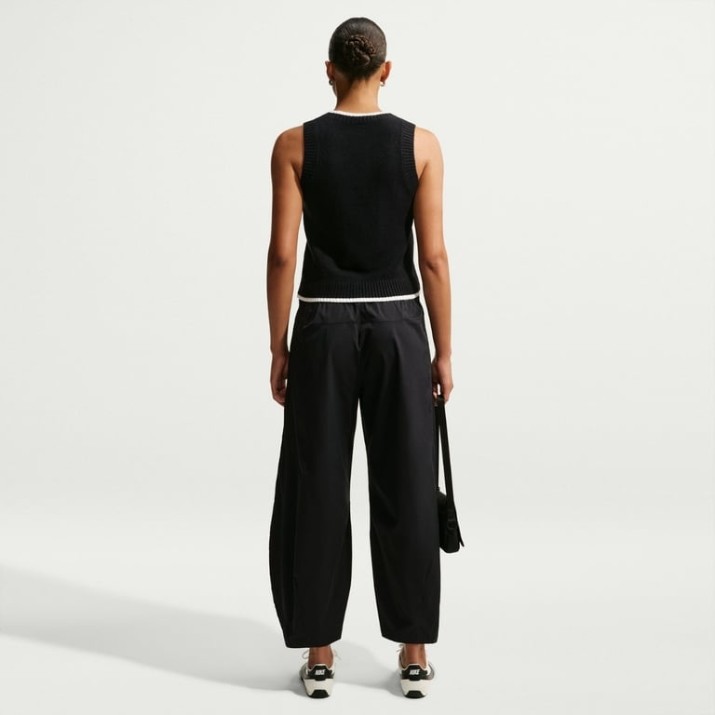 Vesta damă Nike Sportswear Chill Knit Black/White, s.M