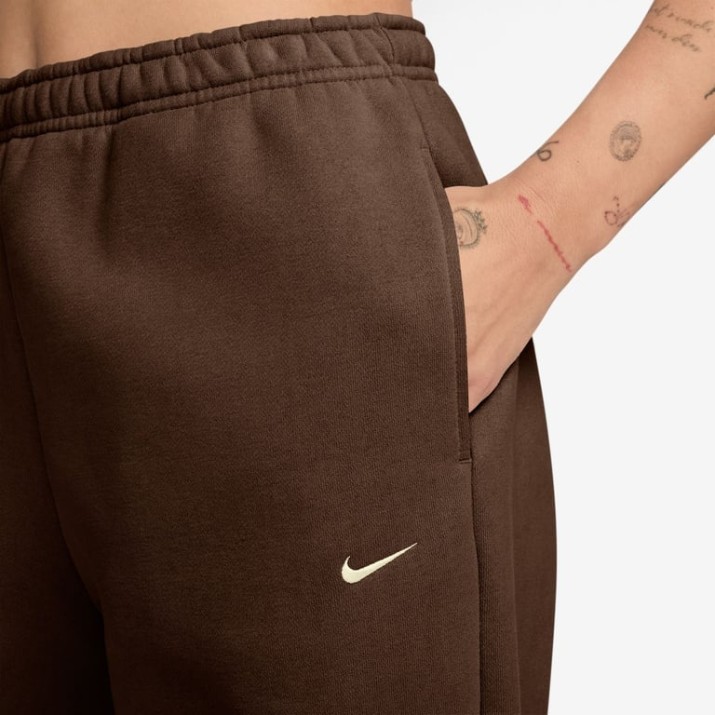 Pantaloni spotivi de dame Nike Studio Fleece Medium Weight Cacao Wow/Sail, s.M