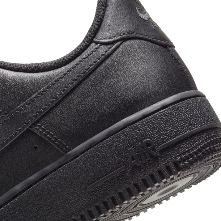 Ghete pentru dame Nike Air Force 1 07 Black, s.37.5
