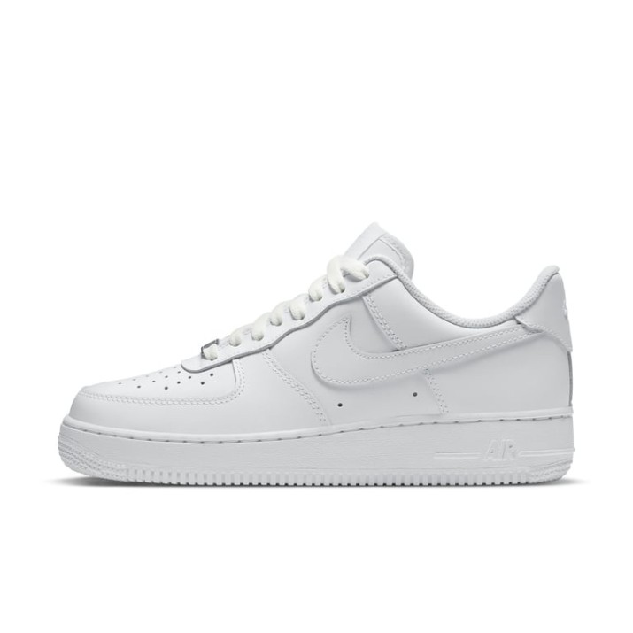 Ghete pentru dame Nike Air Force 1 07 White, s.38.5