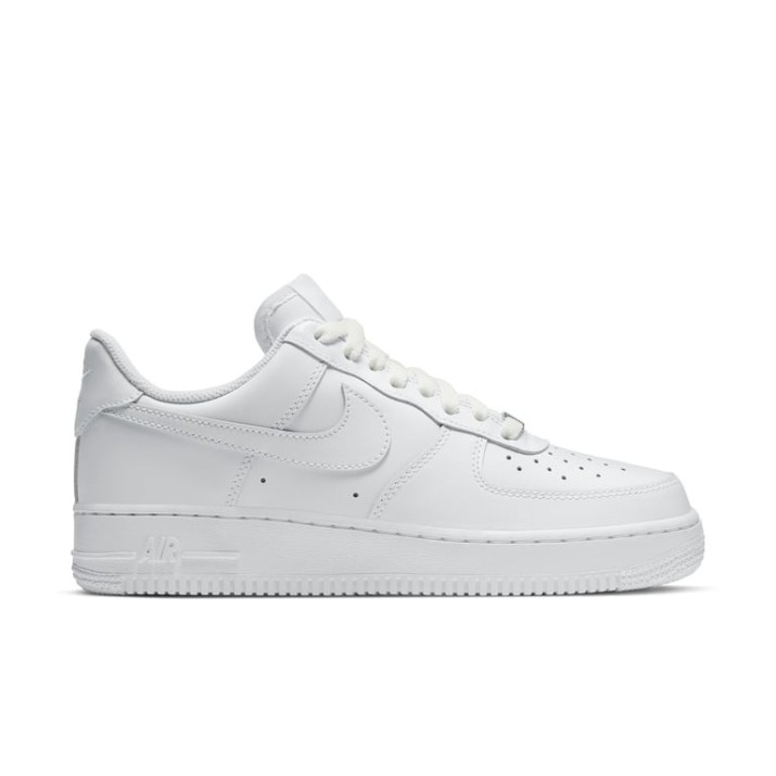 Ghete pentru dame Nike Air Force 1 07 White, s.38.5