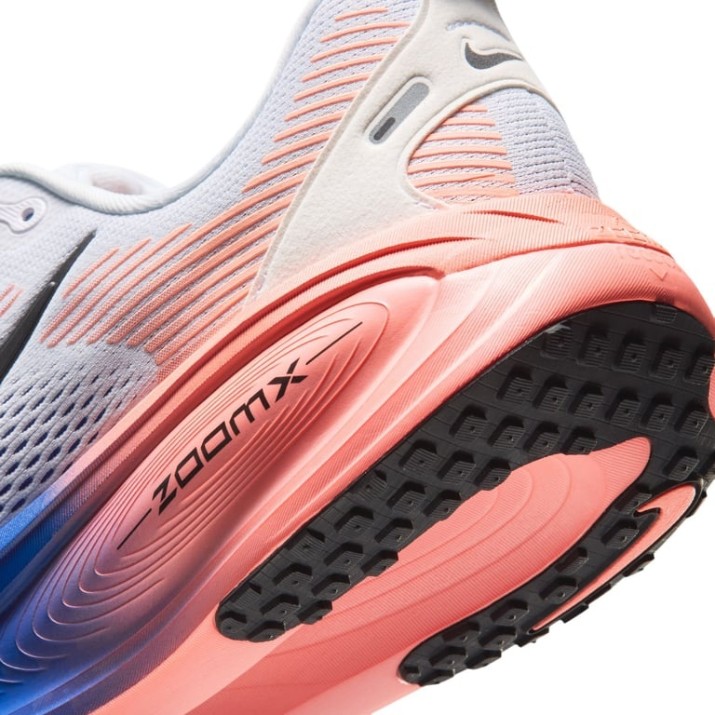 Кроссовки мужские Nike Vomero 18 White/Racer Blue/Atomic Pink/Black, s.44