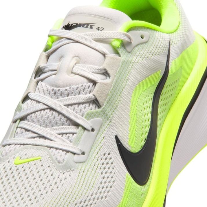 Кроссовки мужские Nike Pegasus 42 Photon Dust/Volt/White/Black, s.45.5