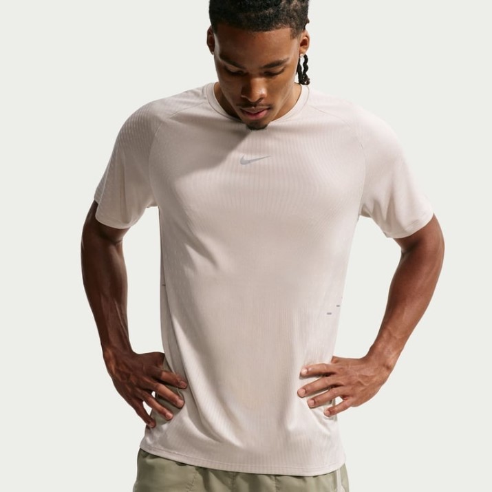 Мужская футболка Nike Stride Aero-FIT Cream II/Sail, s.L