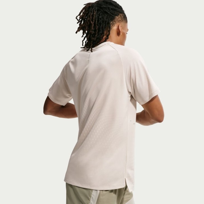Мужская футболка Nike Stride Aero-FIT Cream II/Sail, s.L