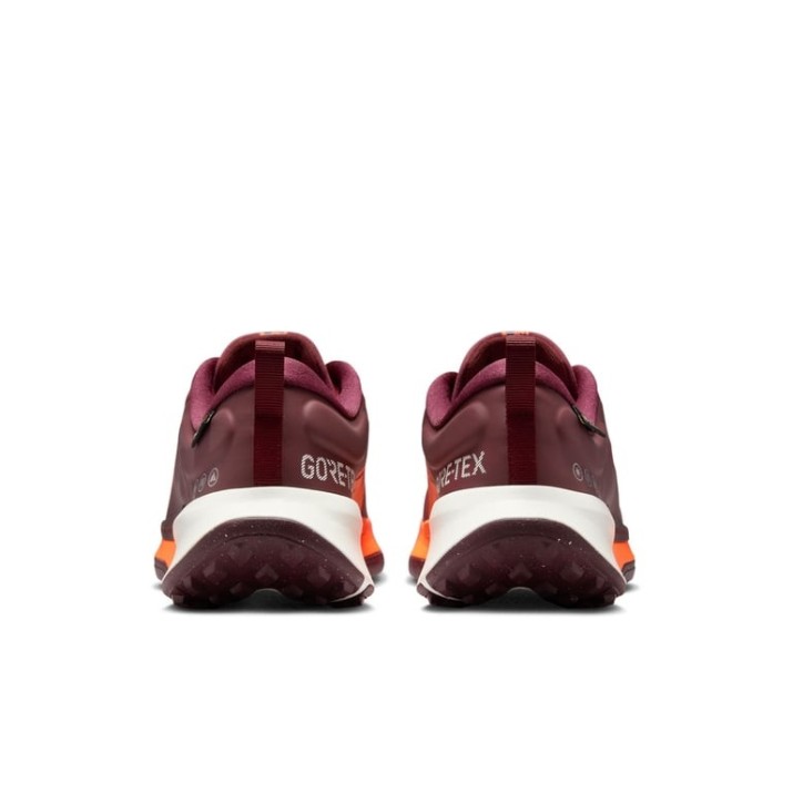 Adidași pentru dame Nike Juniper Trail 2 GORE-TEX Burgundy Crush/Total Orange/Black, s.42