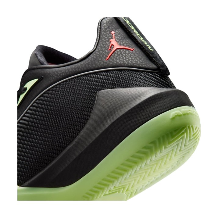 Adidași pentru bărbați Nike Jordan Triangle Black/Barely Volt/Infrared 23, s.44