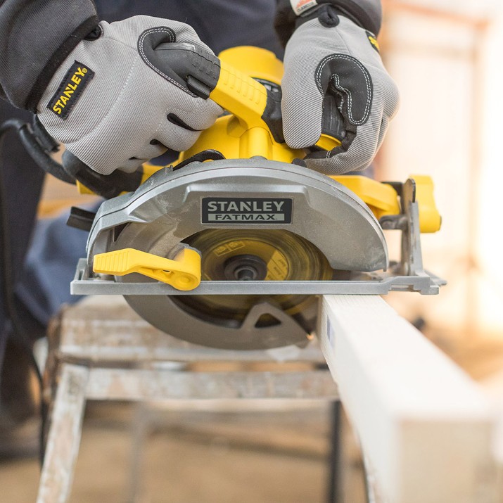 Дисковая пила Stanley FatMax FME301
